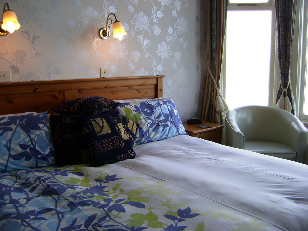 The Wharncliffe Hotel Scarborough Room photo